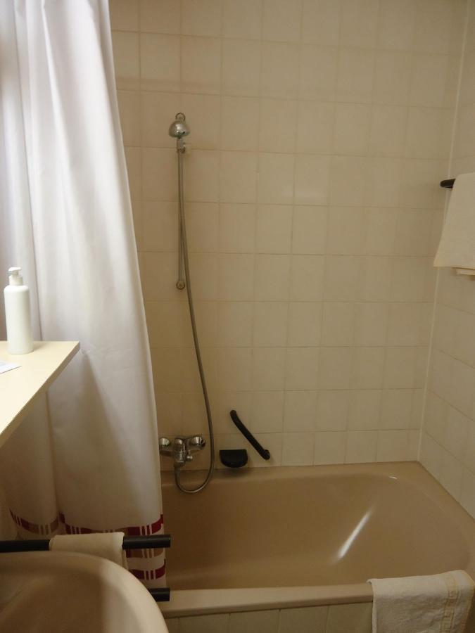Enjoyhotel Garni Korntal Stuttgart B&B Parkplatz Sprinter Exterior foto