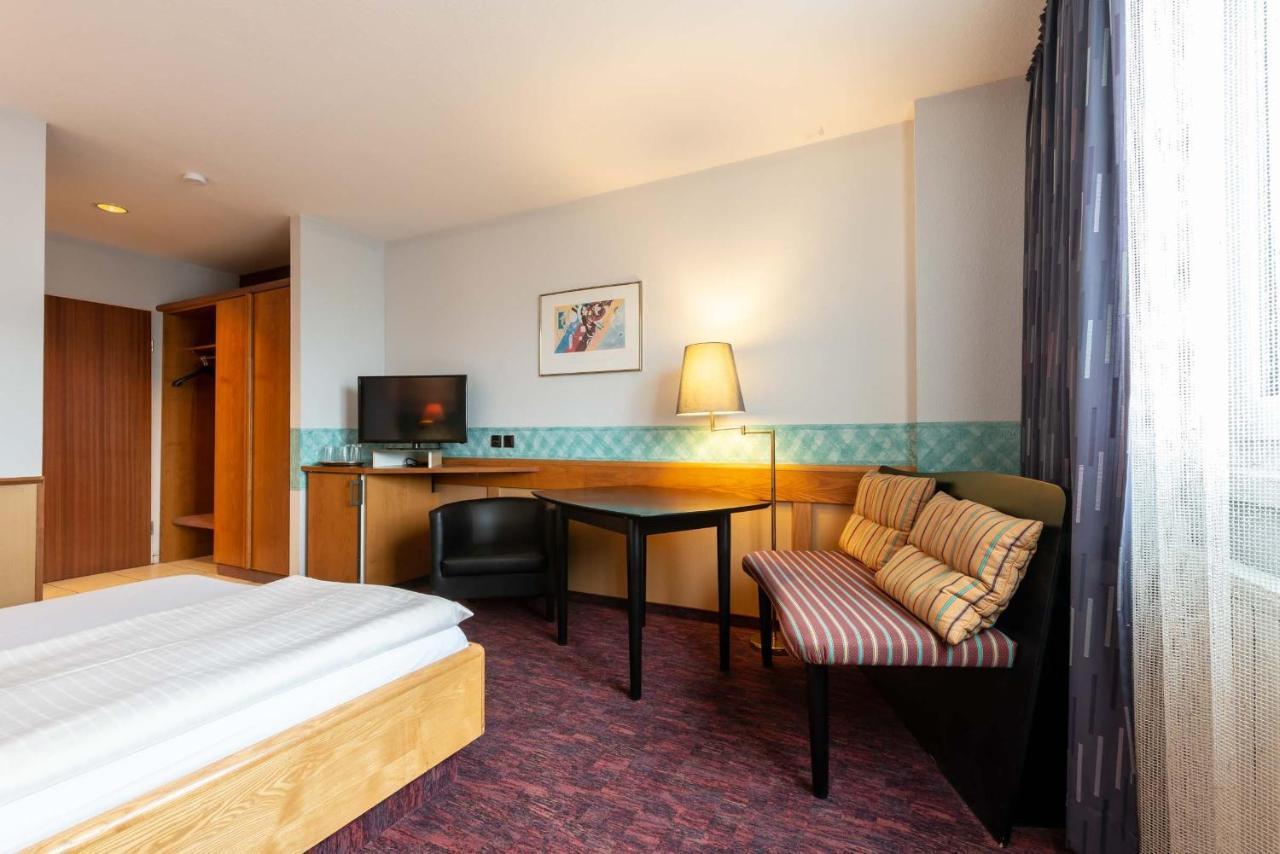 Enjoyhotel Garni Korntal Stuttgart B&B Parkplatz Sprinter Exterior foto